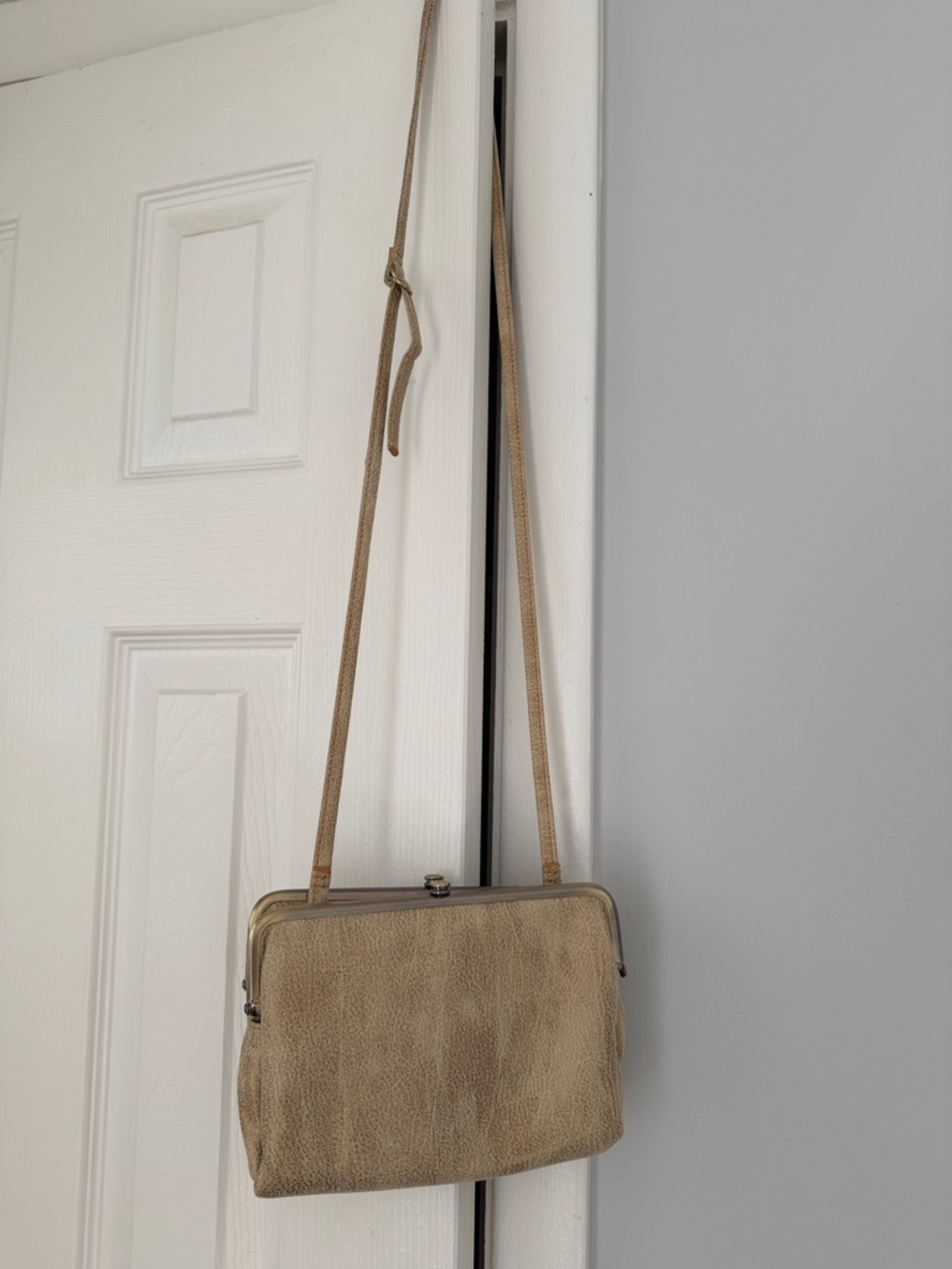Cute Hobo Leather Crossbody Bag NWT - Picture 3 of 8